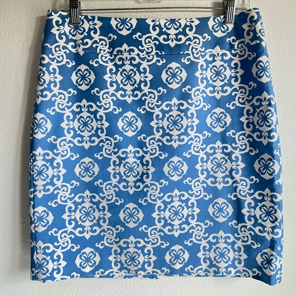 WOMAN Lined Geometric Design Blue and‎ White Knee Length Pencil Skirt Size 10